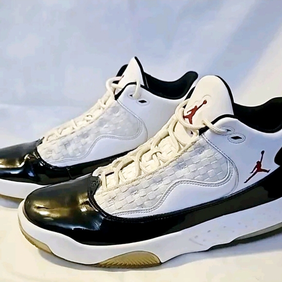 Jordan Max Aura 2 Men Shoes - Size 10 - Picture 2 of 6